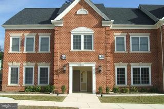 7909 Belle Point Dr, Greenbelt, MD 20770