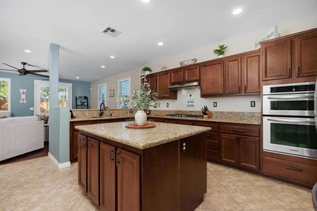 1003 Vista Pointe Boulevard, Oceanside, CA 92057