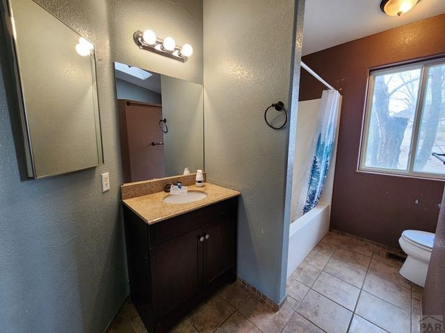 722 S Legend Lane, Pueblo, CO 81007