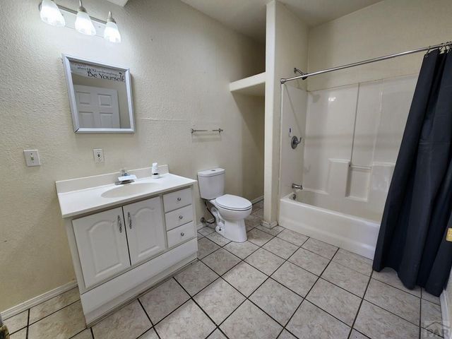 722 S Legend Lane, Pueblo, CO 81007