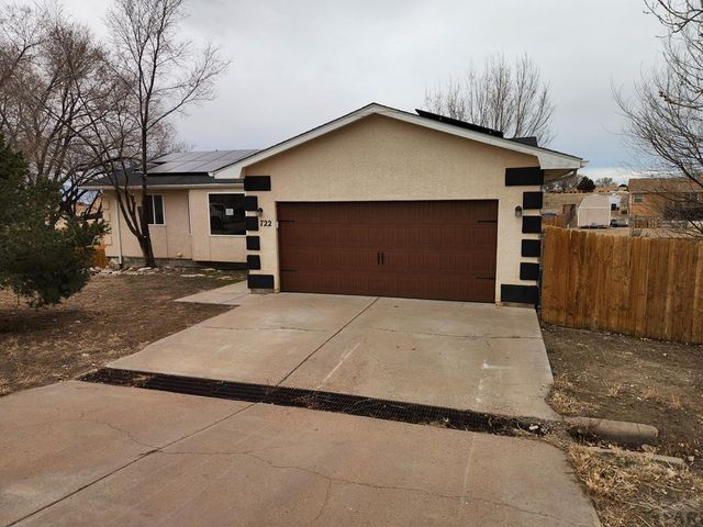 722 S Legend Lane, Pueblo, CO 81007