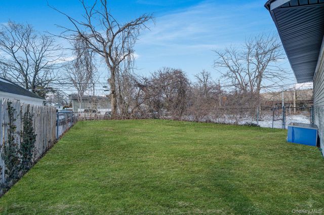 4902 Express Drive S, Ronkonkoma, NY 11779