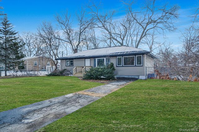 4902 Express Drive S, Ronkonkoma, NY 11779