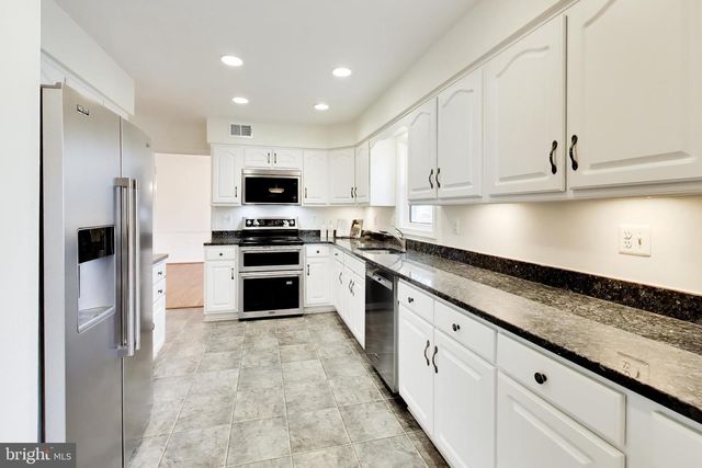 9321 HOBART CT, Fairfax, VA 22032