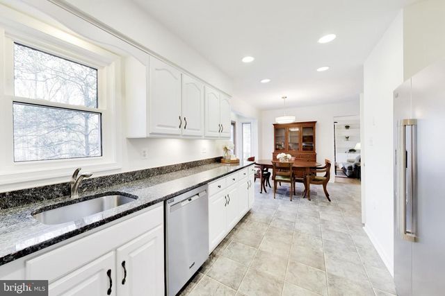 9321 HOBART CT, Fairfax, VA 22032