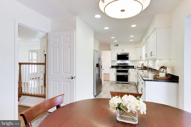 9321 HOBART CT, Fairfax, VA 22032