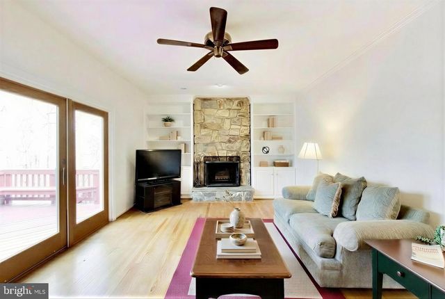 9321 HOBART CT, Fairfax, VA 22032