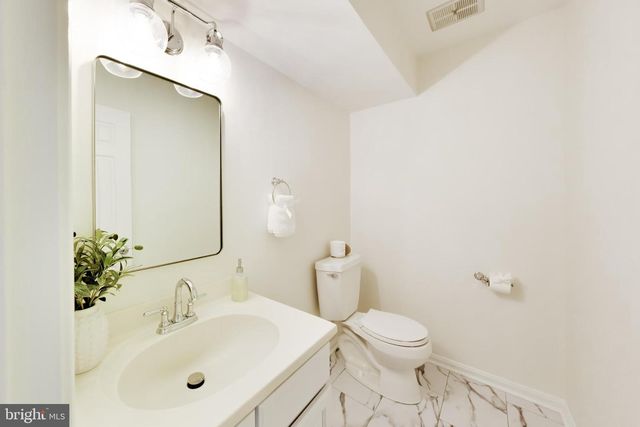 9321 HOBART CT, Fairfax, VA 22032