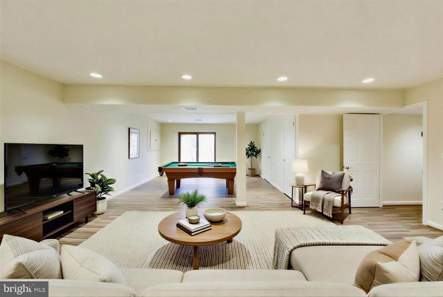 9321 HOBART CT, Fairfax, VA 22032