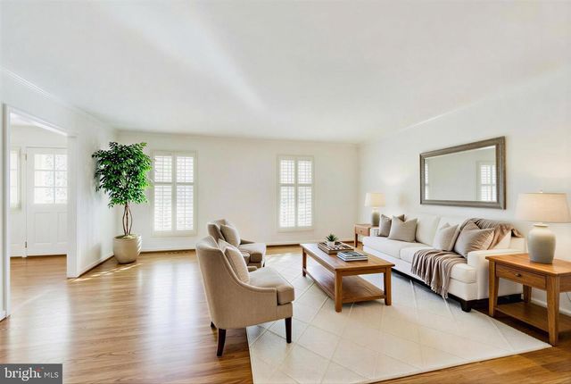 9321 HOBART CT, Fairfax, VA 22032