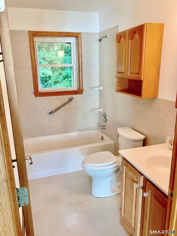 23 Hillcrest Drive, Montville, CT 06382