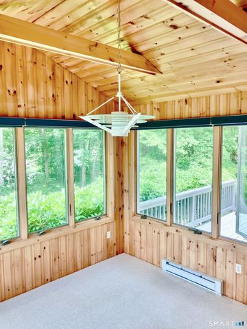 23 Hillcrest Drive, Montville, CT 06382