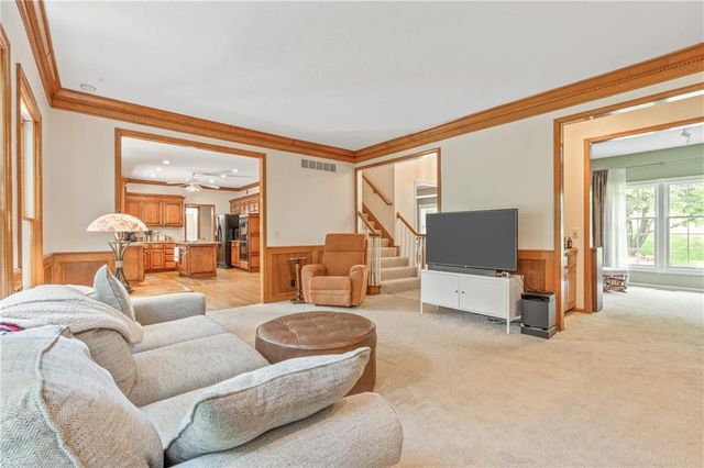 15007 W 76th Street, Lenexa, KS 66216
