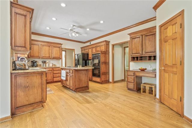 15007 W 76th Street, Lenexa, KS 66216