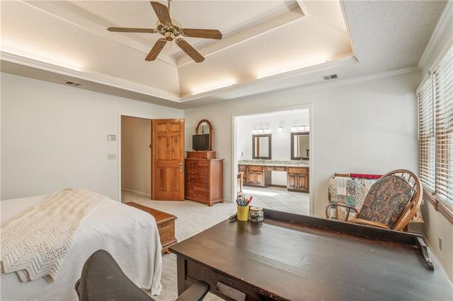 15007 W 76th Street, Lenexa, KS 66216