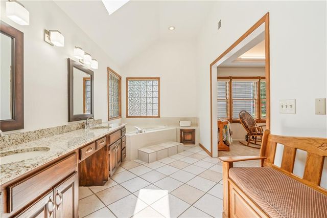 15007 W 76th Street, Lenexa, KS 66216