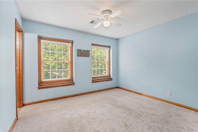 15007 W 76th Street, Lenexa, KS 66216