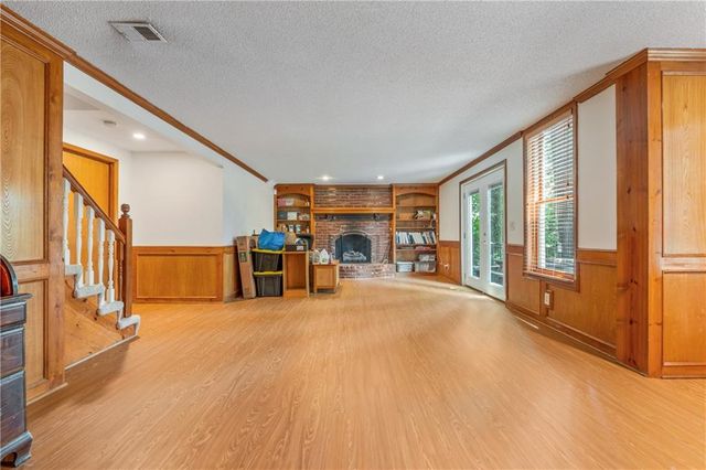 15007 W 76th Street, Lenexa, KS 66216