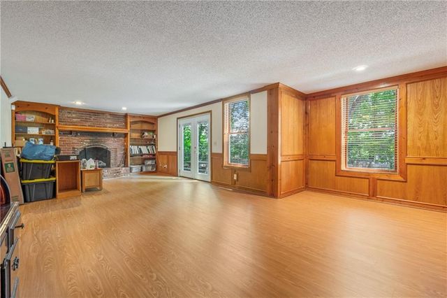 15007 W 76th Street, Lenexa, KS 66216