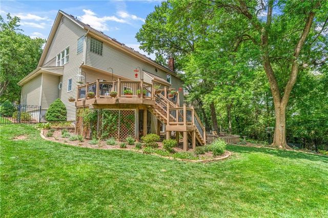 15007 W 76th Street, Lenexa, KS 66216