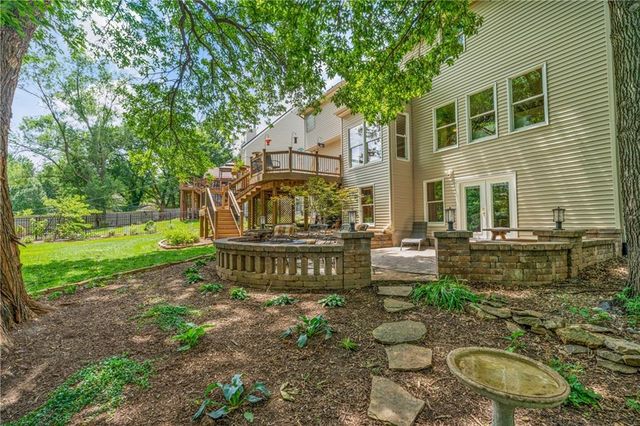 15007 W 76th Street, Lenexa, KS 66216