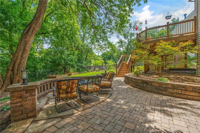 15007 W 76th Street, Lenexa, KS 66216