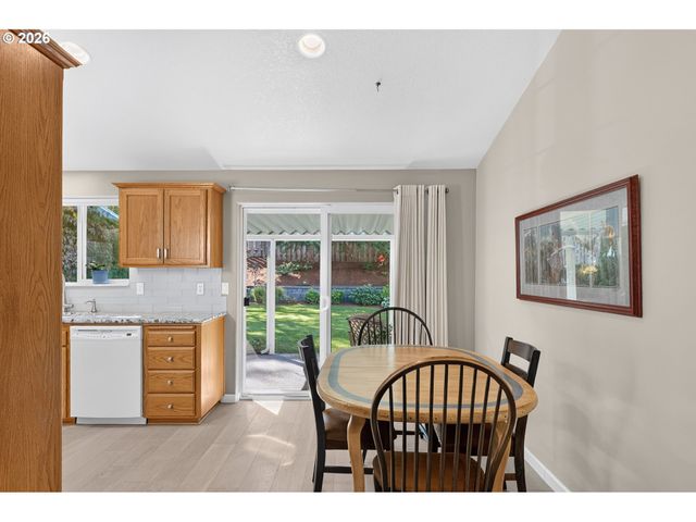 15020 SAINT ANDREWS Dr, Oregon City, OR 97045