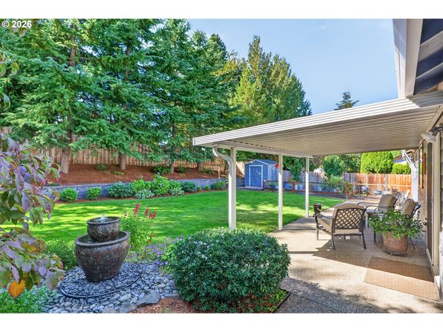 15020 SAINT ANDREWS Dr, Oregon City, OR 97045