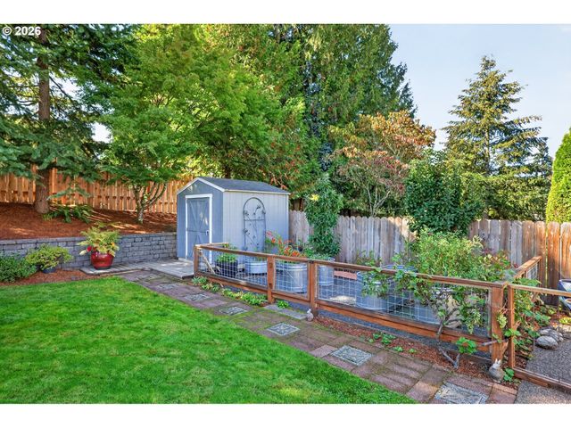 15020 SAINT ANDREWS Dr, Oregon City, OR 97045