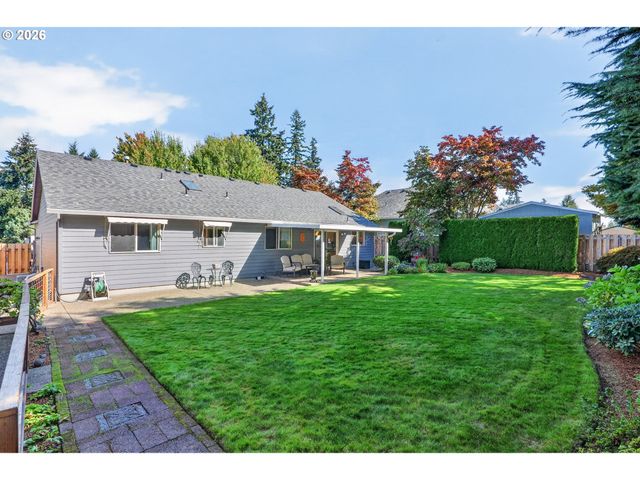 15020 SAINT ANDREWS Dr, Oregon City, OR 97045