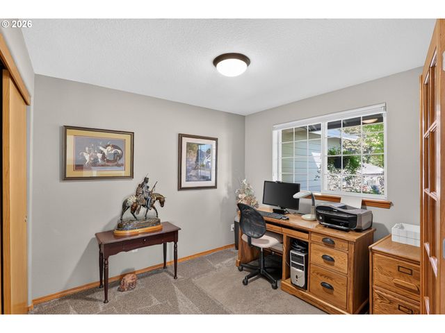 15020 SAINT ANDREWS Dr, Oregon City, OR 97045