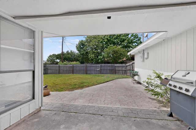 2305 Rockbluff Court, Rowlett, TX 75088