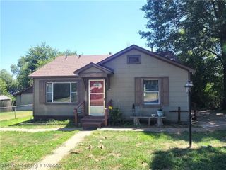 1100 Dechard Street, Van Buren, AR 72956
