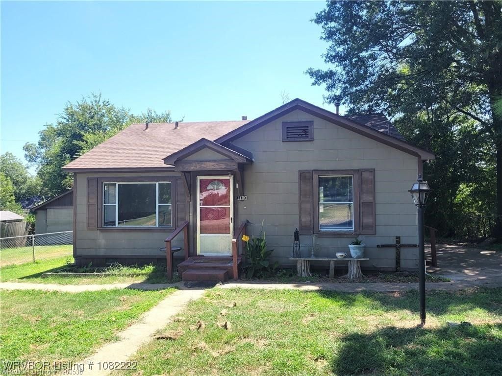 1100 Dechard Street, Van Buren, AR 72956