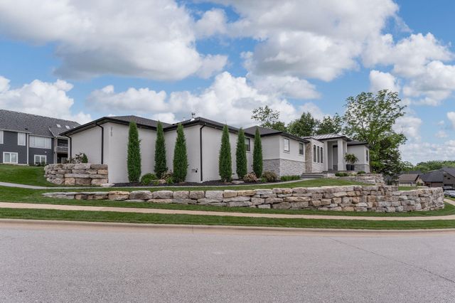 3705 E Cypress Street, Springfield, MO 65802