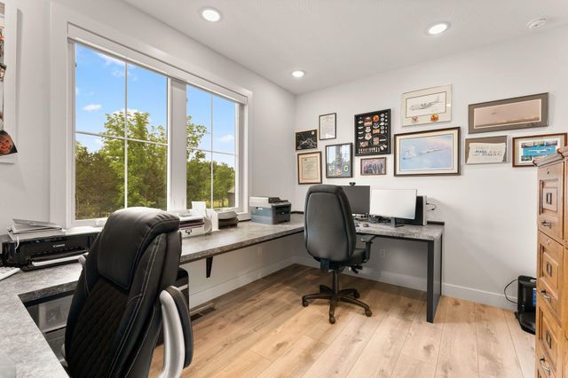 3705 E Cypress Street, Springfield, MO 65802