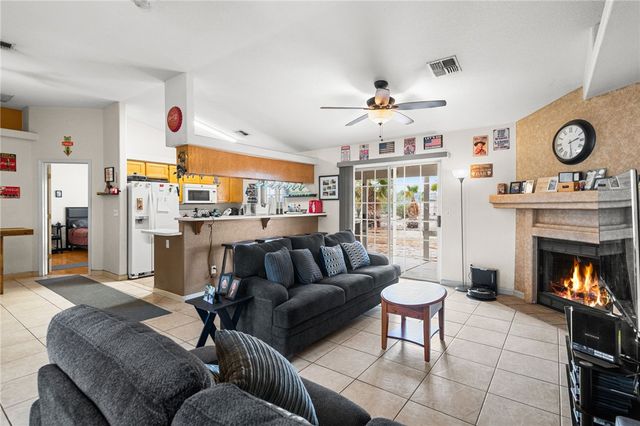 3633 N Milky Way Road, Golden Valley, AZ 86413