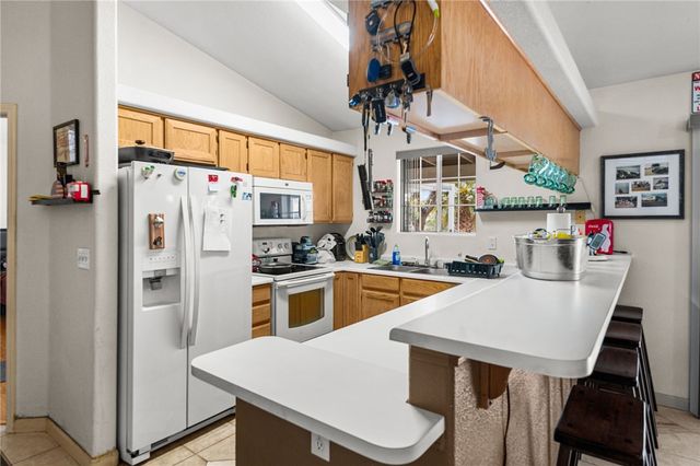 3633 N Milky Way Road, Golden Valley, AZ 86413