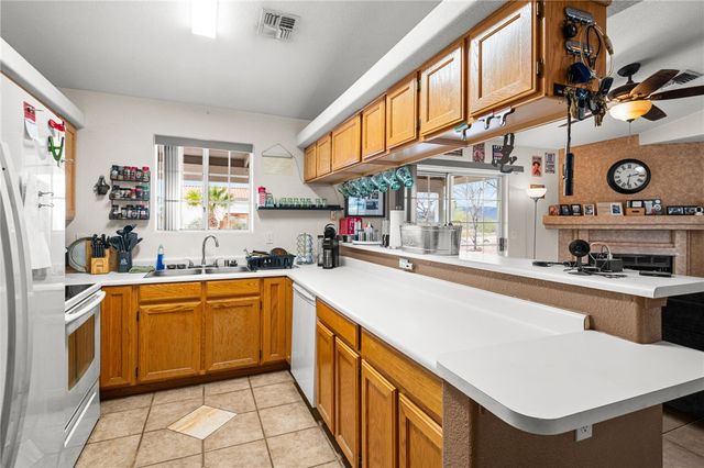 3633 N Milky Way Road, Golden Valley, AZ 86413