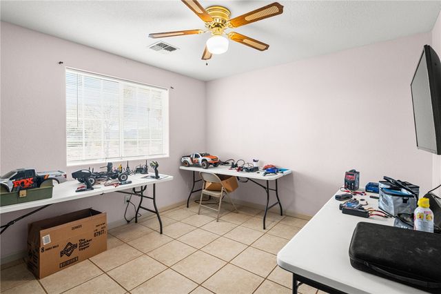 3633 N Milky Way Road, Golden Valley, AZ 86413