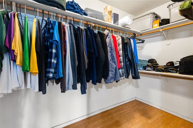 3633 N Milky Way Road, Golden Valley, AZ 86413