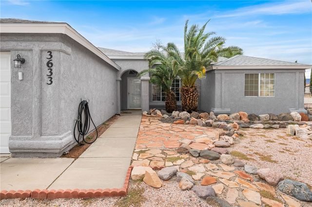 3633 N Milky Way Road, Golden Valley, AZ 86413