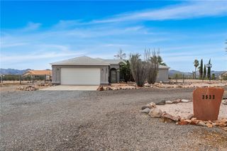 3633 N Milky Way Road, Golden Valley, AZ 86413