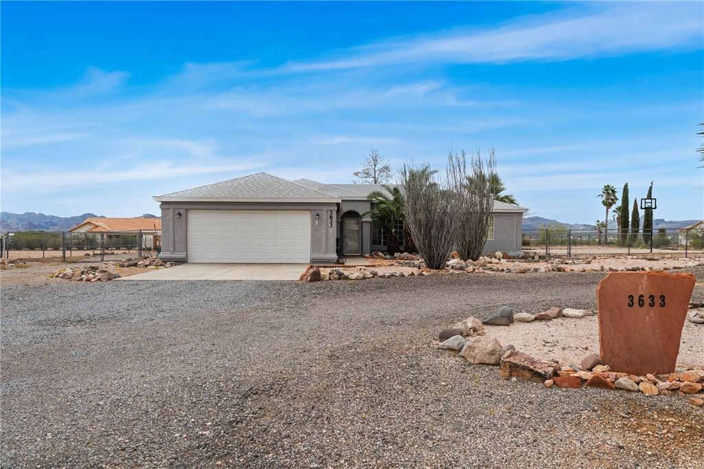 3633 N Milky Way Road, Golden Valley, AZ 86413