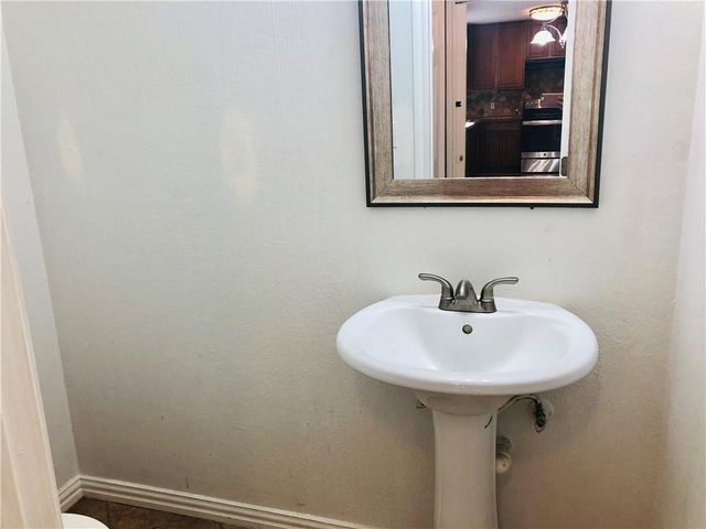 2305 S Crossing DR, Round Rock, TX 78664