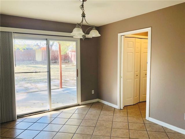 2305 S Crossing DR, Round Rock, TX 78664