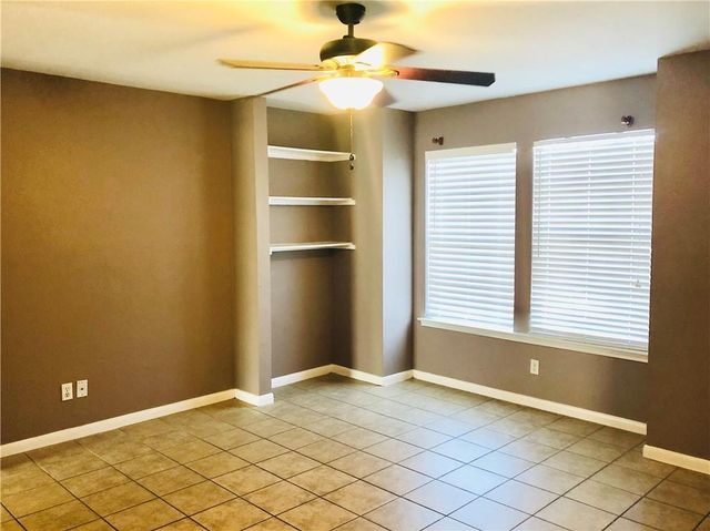 2305 S Crossing DR, Round Rock, TX 78664