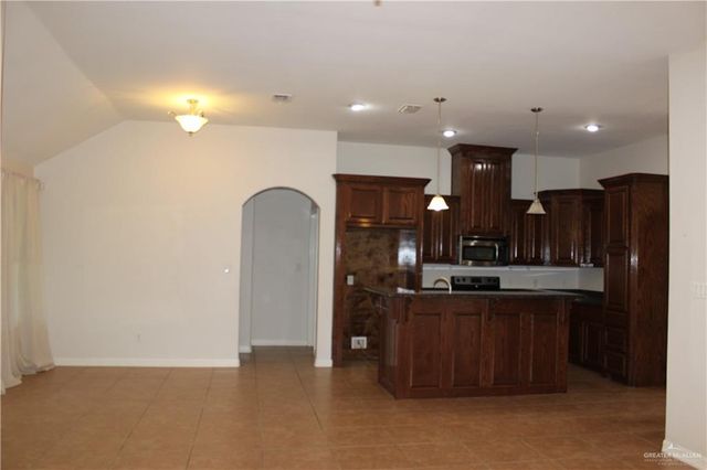 4205 S Canna Street, Pharr, TX 78577