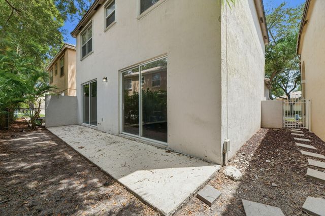 5205 Eagle Cay Manor, Coconut Creek, FL 33073