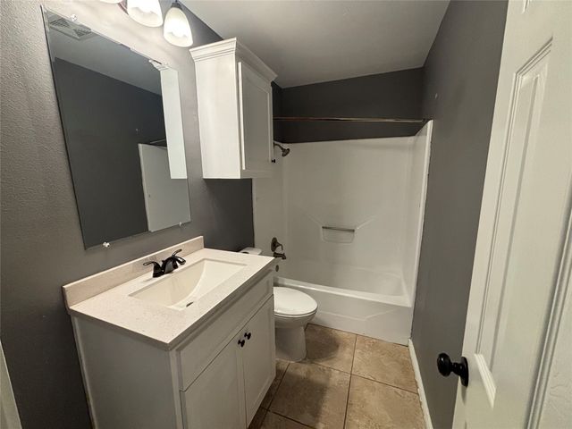619 Allencrest Drive, White Settlement, TX 76108